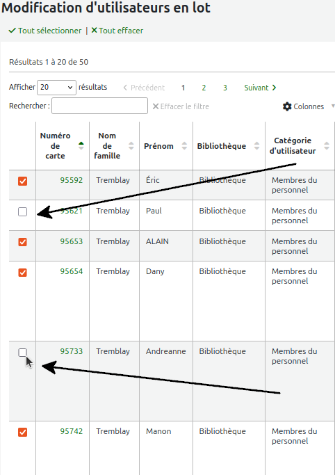 vue des cases à décocher dans la liste d'utilisateurs au haut du formulaire de modification d'utilisateurs en lot