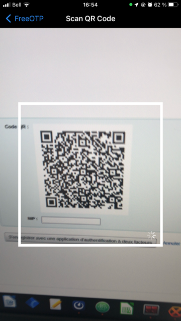 Capture d'écran de l'application mobile au moment de scanner le code QR à l'écran