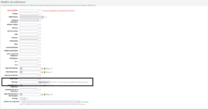 Formulaire de modification en lot d'utilisateurs. Le champ pour les messages est mis en évidence.